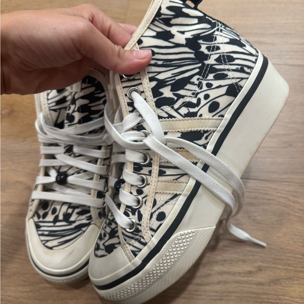 Adidas Nizza sneakers size 7 worn 5 times